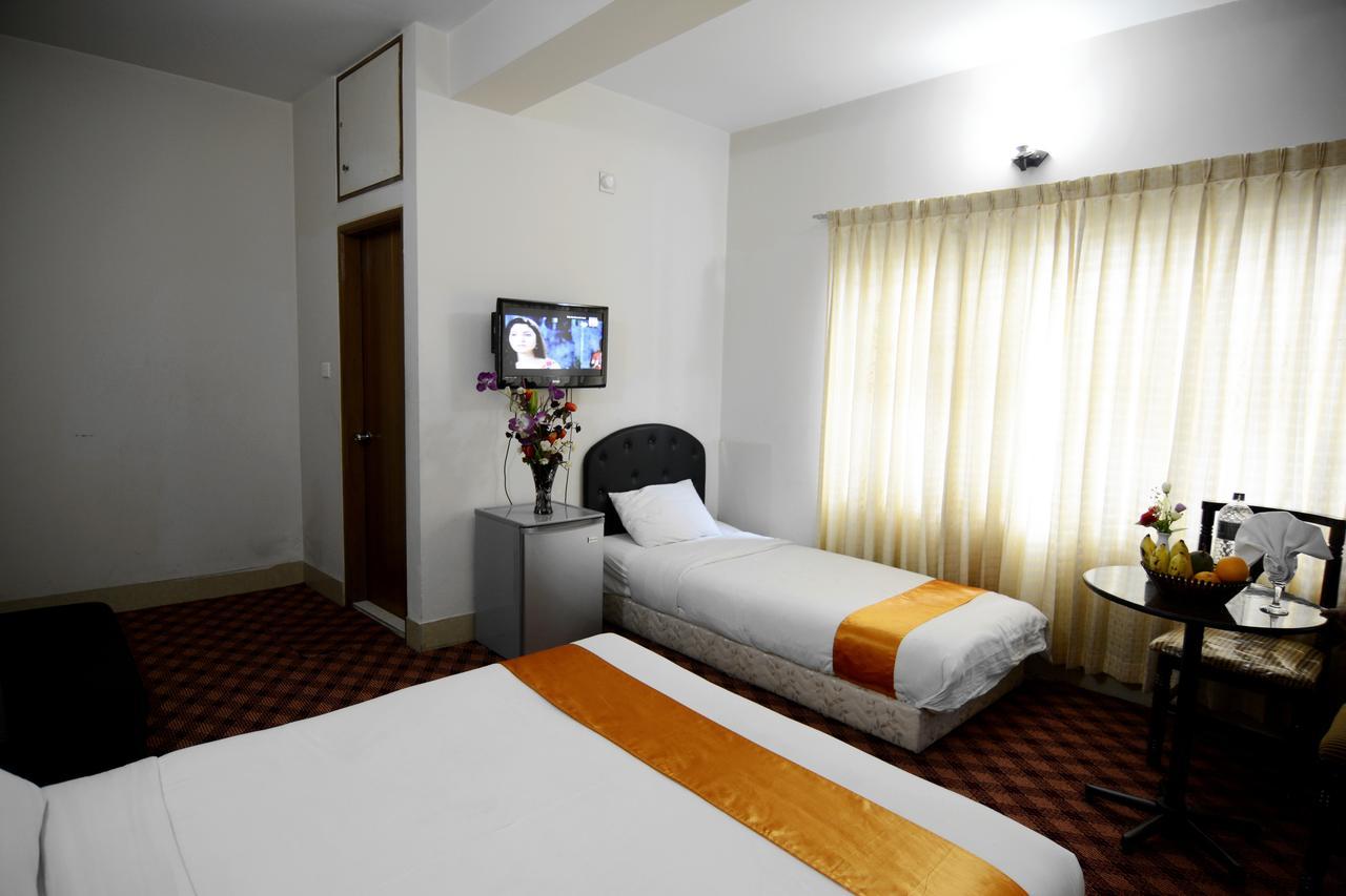 Holiday Xpress Dhaka Buitenkant foto