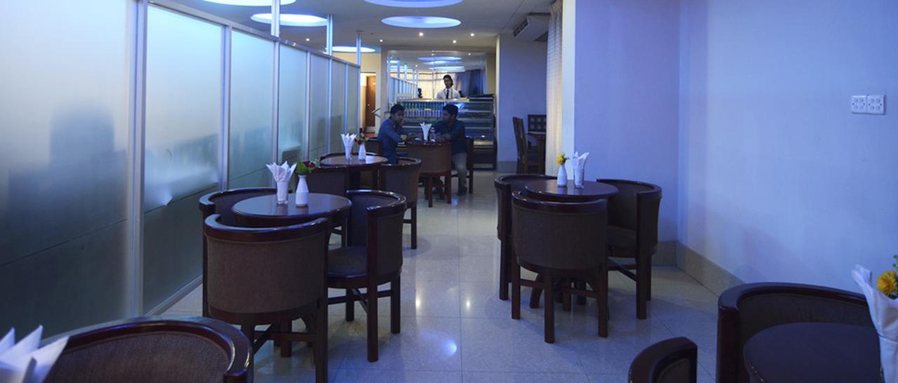 Holiday Xpress Dhaka Buitenkant foto